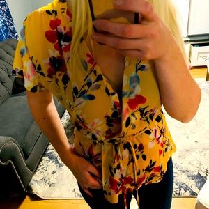 Le Tote surplice yellow floral size L